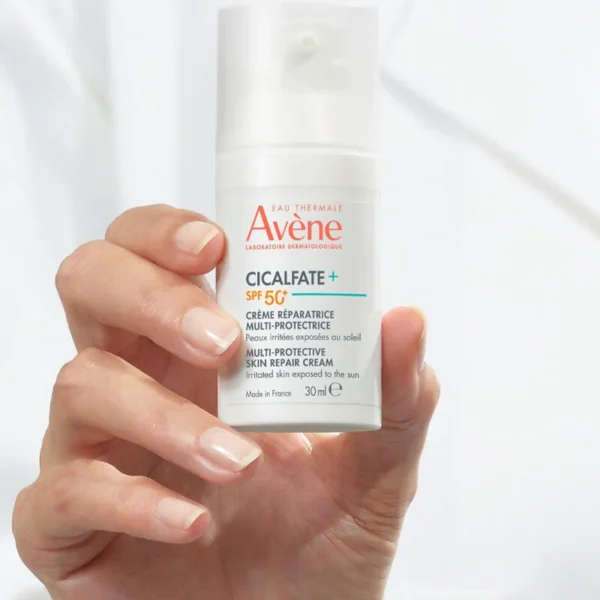 Avene Cicalfate+ SPF 50+ Yüksek Korumalı Cilt Onarıcı Bakım Kremi 30 ml - Görsel 2